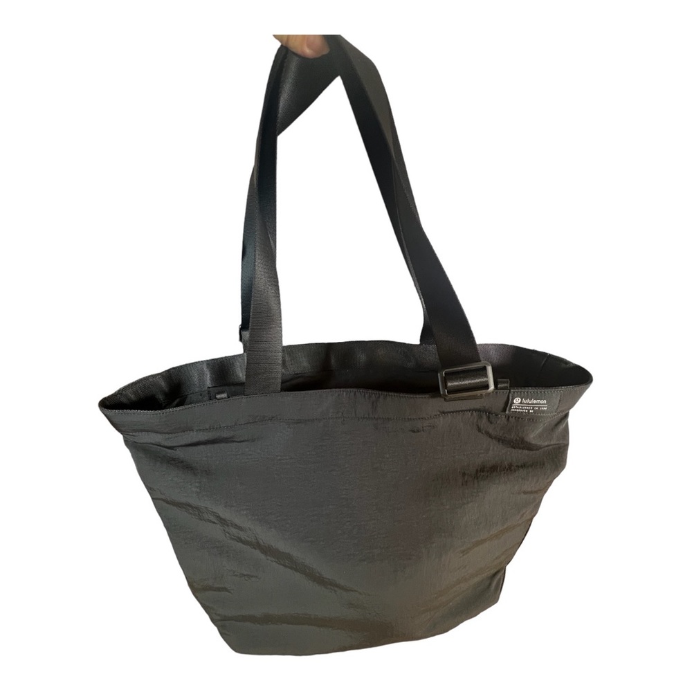 Lululemon Clean Lines Tote Bag 22L Black